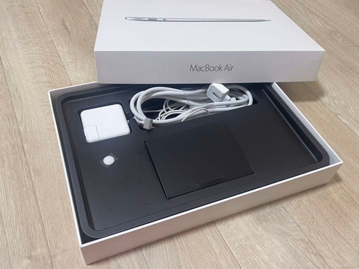 スマホ・タブレット・パソコン APPLE MacBook Air MACBOOK AIR MQD32J/A
