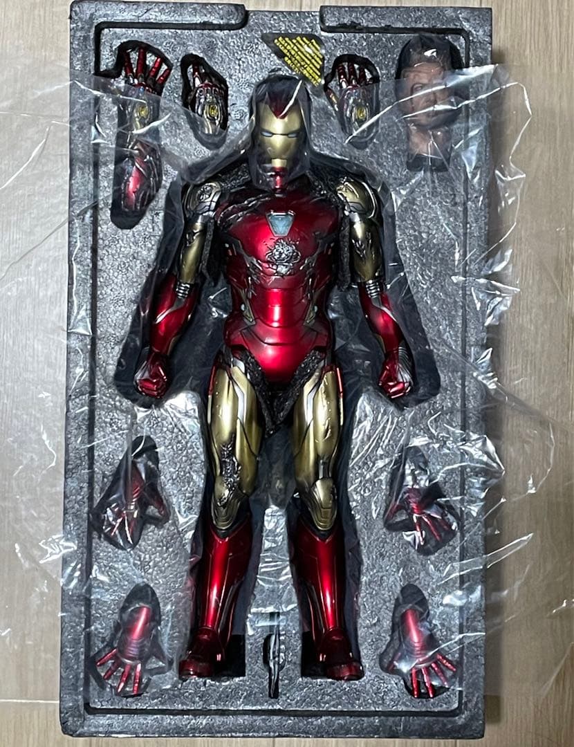 ホットトイズ アイアンマン マーク85 バトルダメージ版　腕破損　HOTTOYS