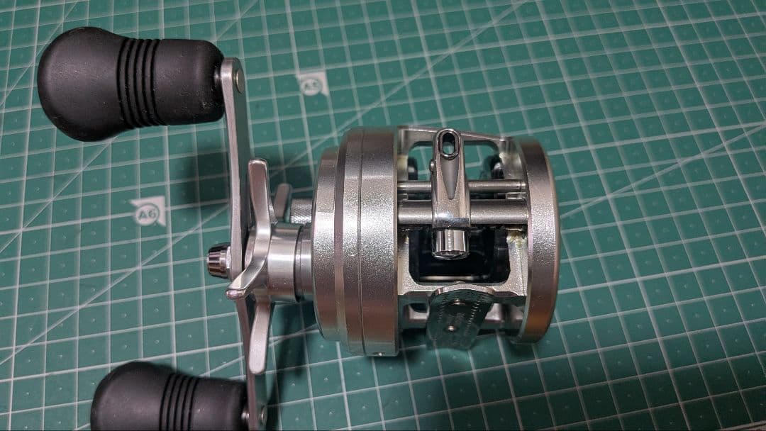 リール SHIMANO OCEA CALCUTTA 200HG