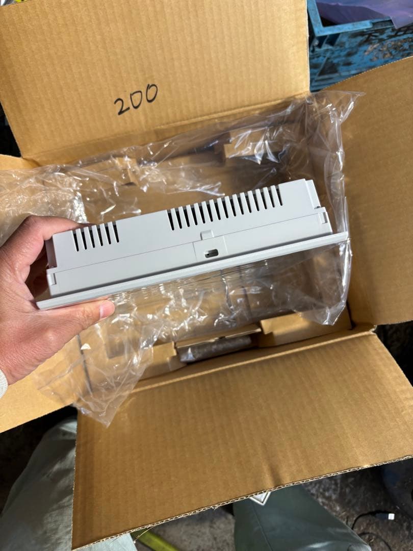 富士電機 タッチパネル V9100iSD新品同様。未使用。長期保管品。動作未確認