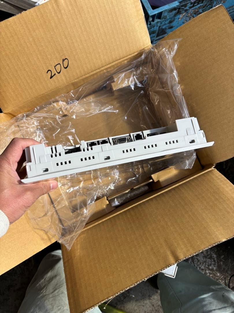 富士電機 タッチパネル V9100iSD新品同様。未使用。長期保管品。動作未確認