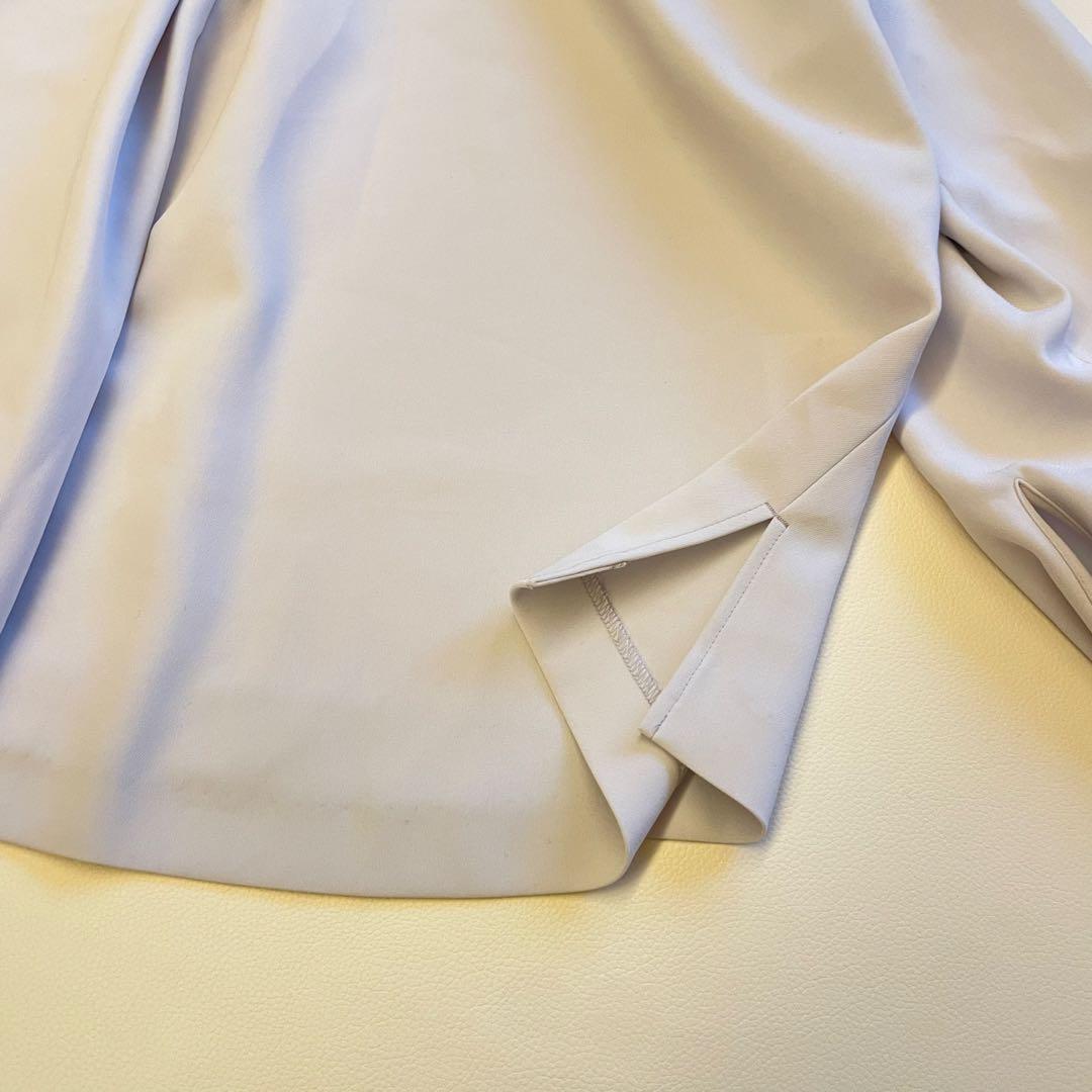 25モデル✨セオリーリュクス　サテン バンドカラー ブラウス 比翼 ライトグレー