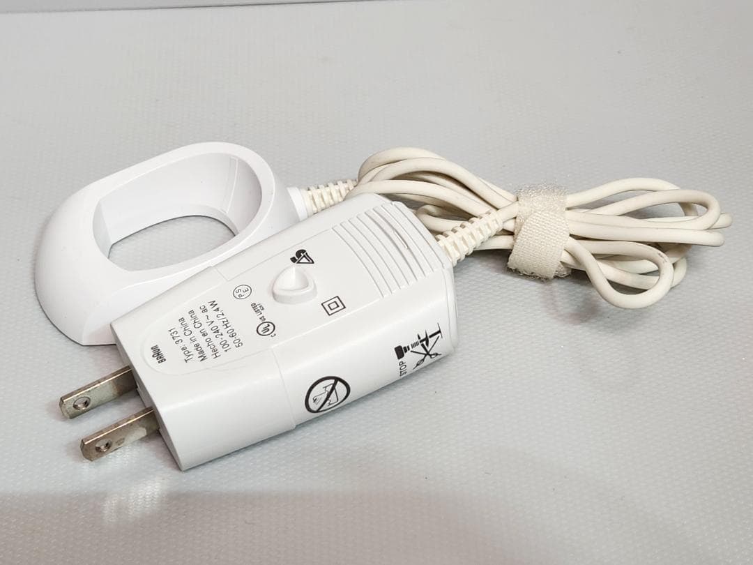 ブラウン BRAUN 電動歯ブラシ オーラルB 本体 歯間ブラシ４本 ブラシ３本