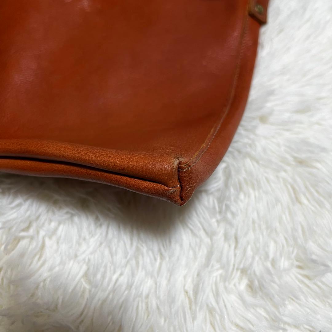 良品✨イルビゾンテ ショルダーバック レザー 肩掛け ビックロゴ型押し