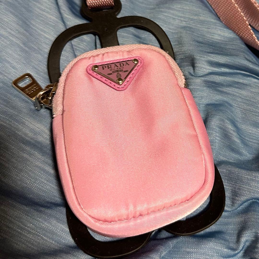 【現行品】PRADA スマートフォンショルダー 携帯ケース 三角ロゴ