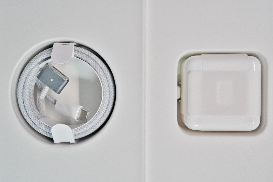 【極美品】M2 MacBook Air 24GB 1TB