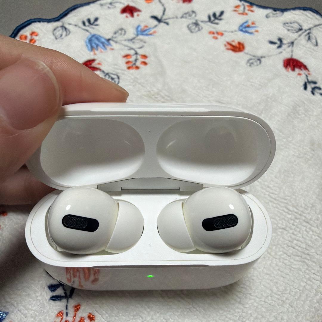 AirPods Pro 充電ケース付き