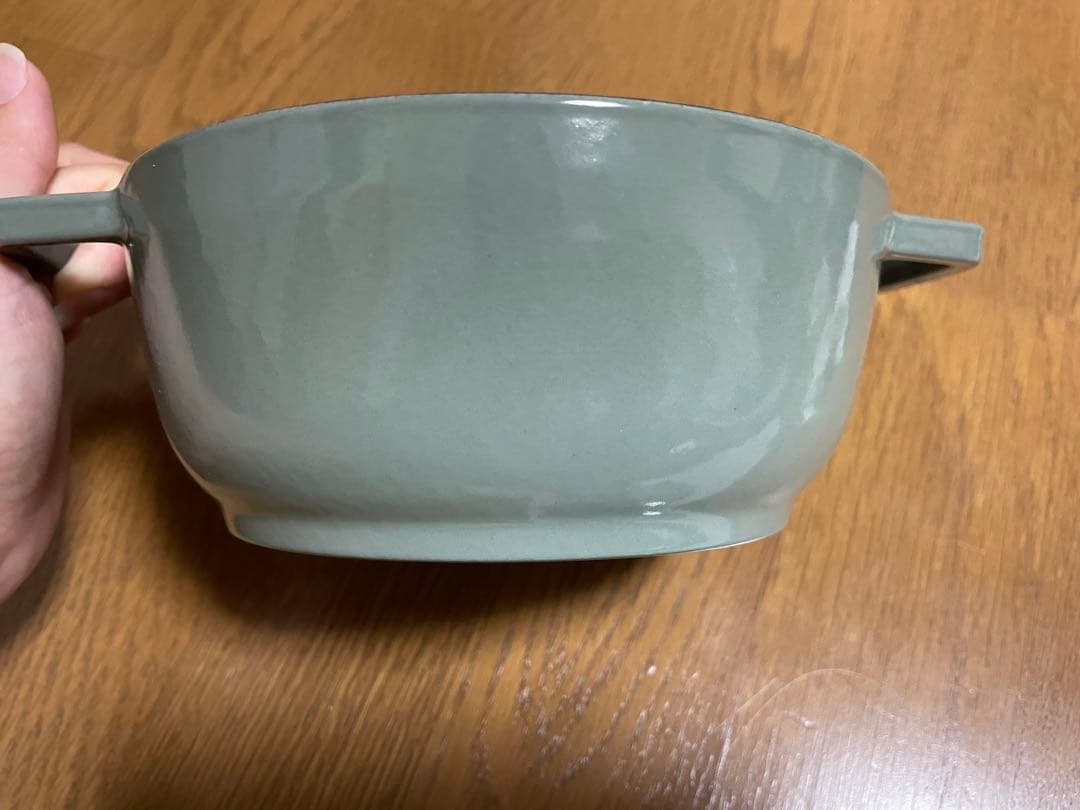 ネコ新品美品staubワナベSユーカリ　ブラスノブ