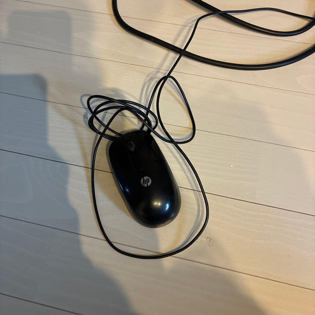 パソコン本体　Windows10 キーボード　液晶ディスプレイ　マウス