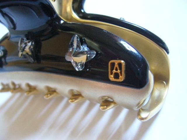 ☆美品☆レア✨アレクサンドルドゥパリ●煌めく✨蝶付きクリップ/ブラック/Mサイズ