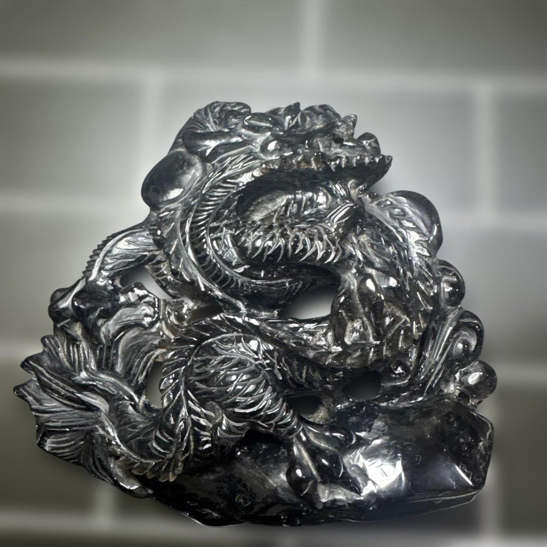 【高品質】山東省産 モリオン 龍彫刻 原石 台座付き　おまけあり