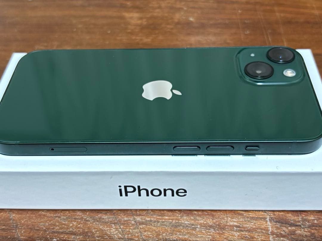 Apple iPhone 13 グリーン128GB 美品　備品