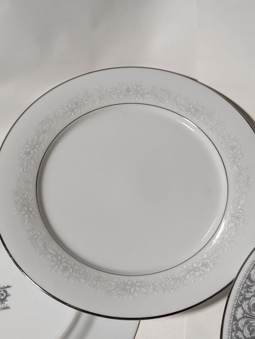 （Z!!）ノリタケ　花柄とゴールドのディナープレート5枚セット