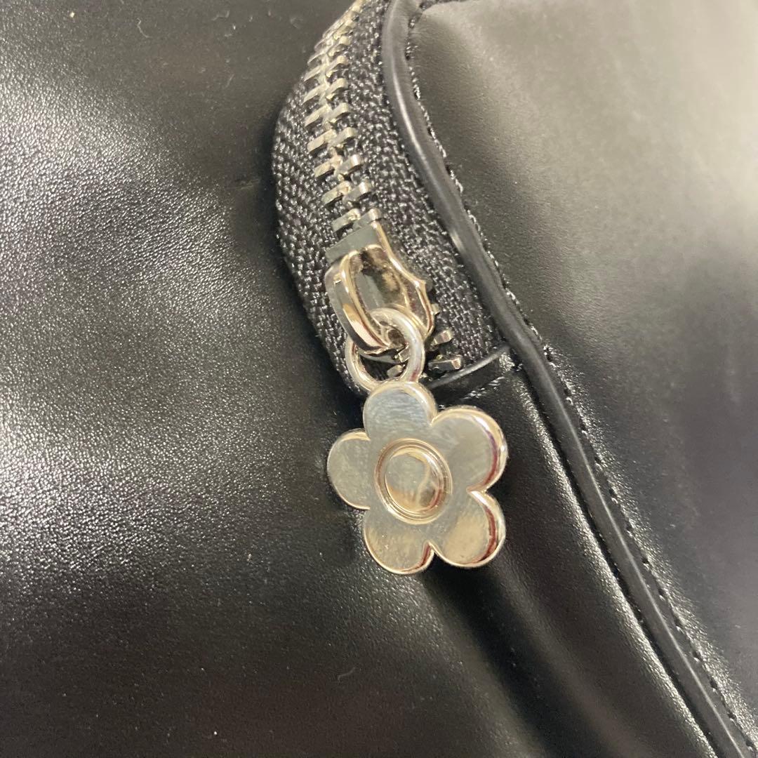 未使用級❗️ マリークワント　エポビジューデイジーボディバッグ　ブラック　黒