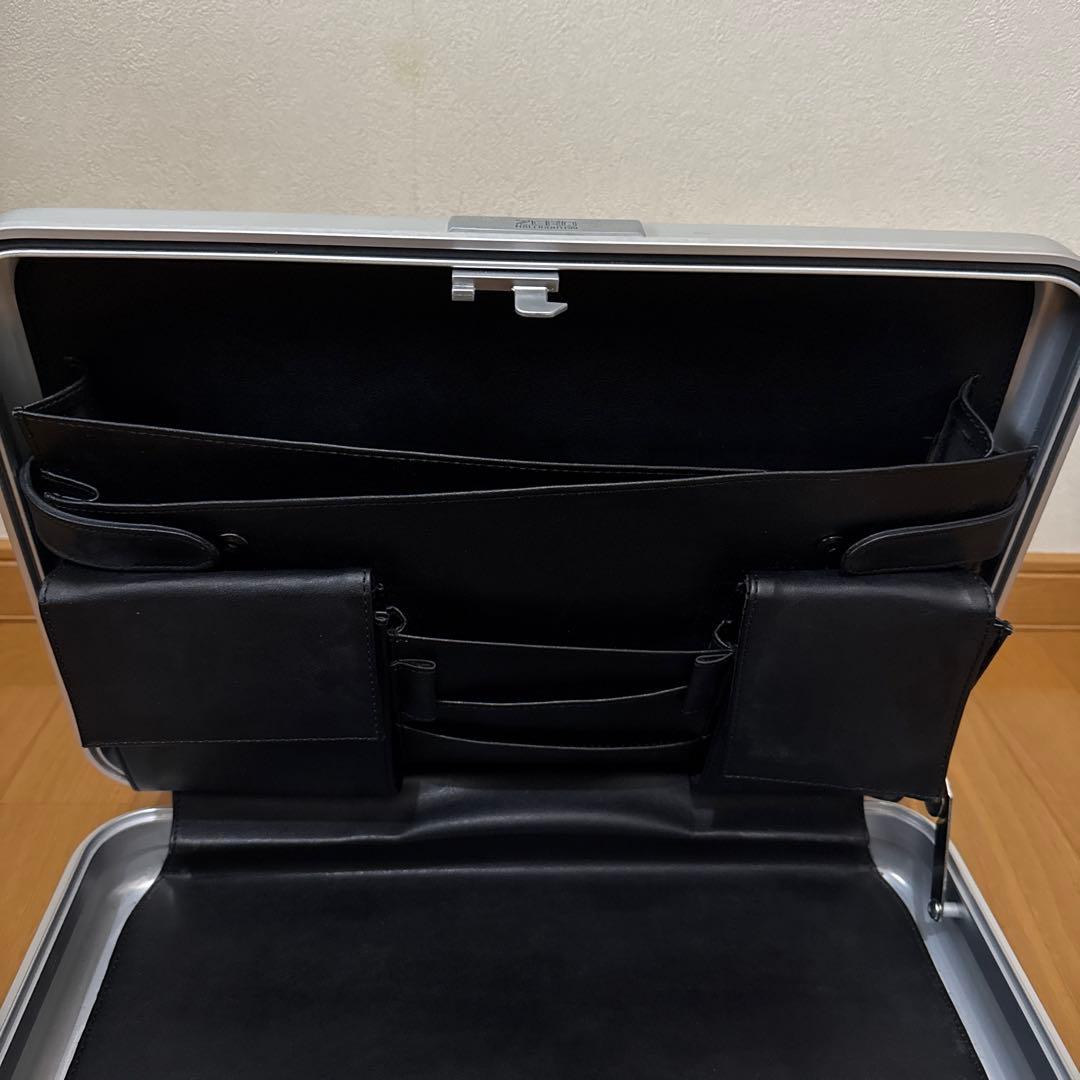 あずる様用【ZERO HALLIBURTON】 アルミケース 中型