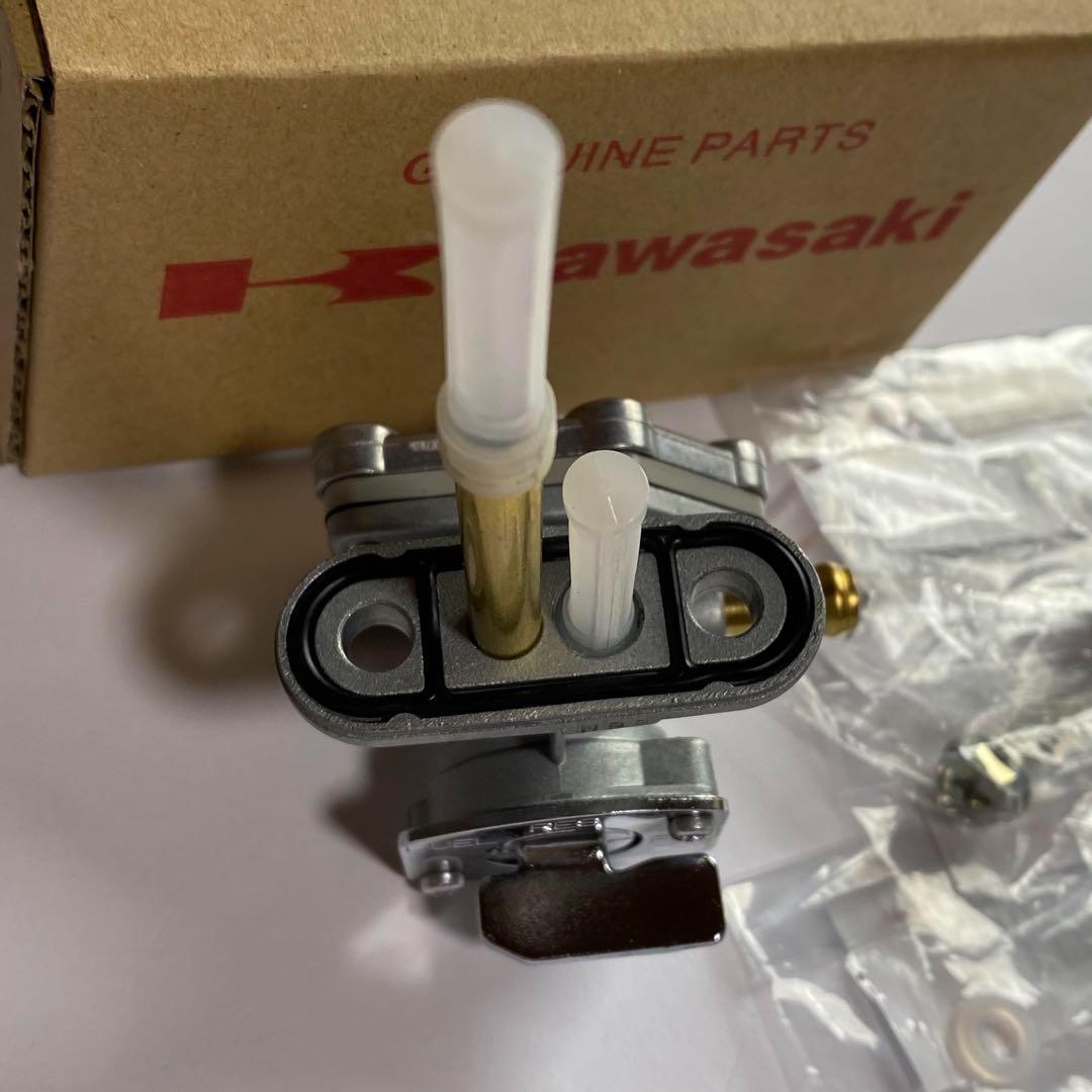 ゼファー1100 ガソリンタンク コック ネジ Oリング 1302