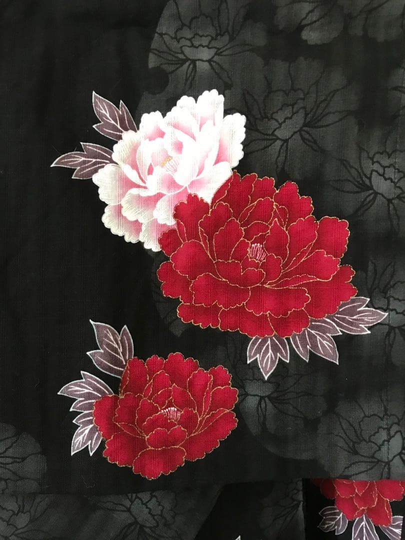 綿 仕立て上り 浴衣 黒地に牡丹柄 帯なし リメイクして洋服にしても