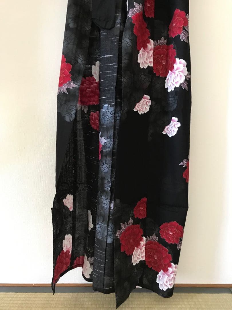 綿 仕立て上り 浴衣 黒地に牡丹柄 帯なし リメイクして洋服にしても
