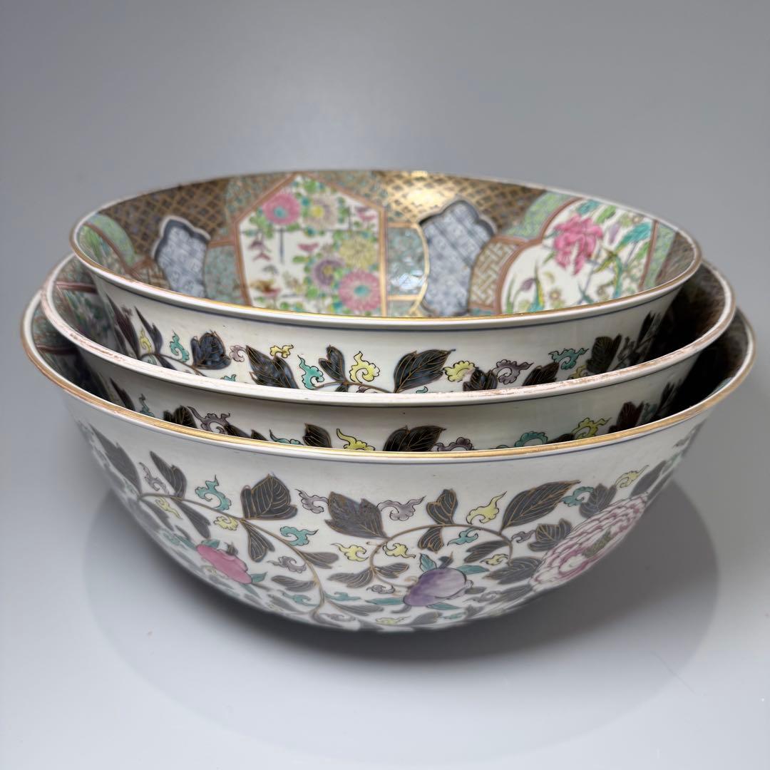 明治〜大正時代　アンティーク有田　極上品　色絵花草文様三ツ揃鉢　箱付　超絶技巧