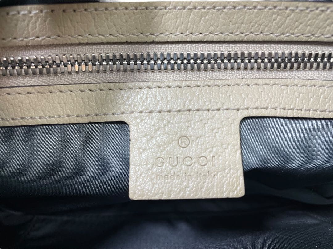 GUCCI グッチ　オフザグリッド　ボディバッグ　ウエストポーチ　GG レザー