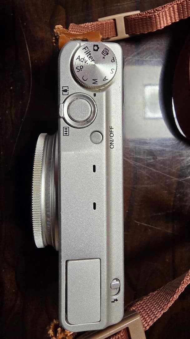 即日発送　Fujifilm XQ1 コンパクトデジタルカメラ