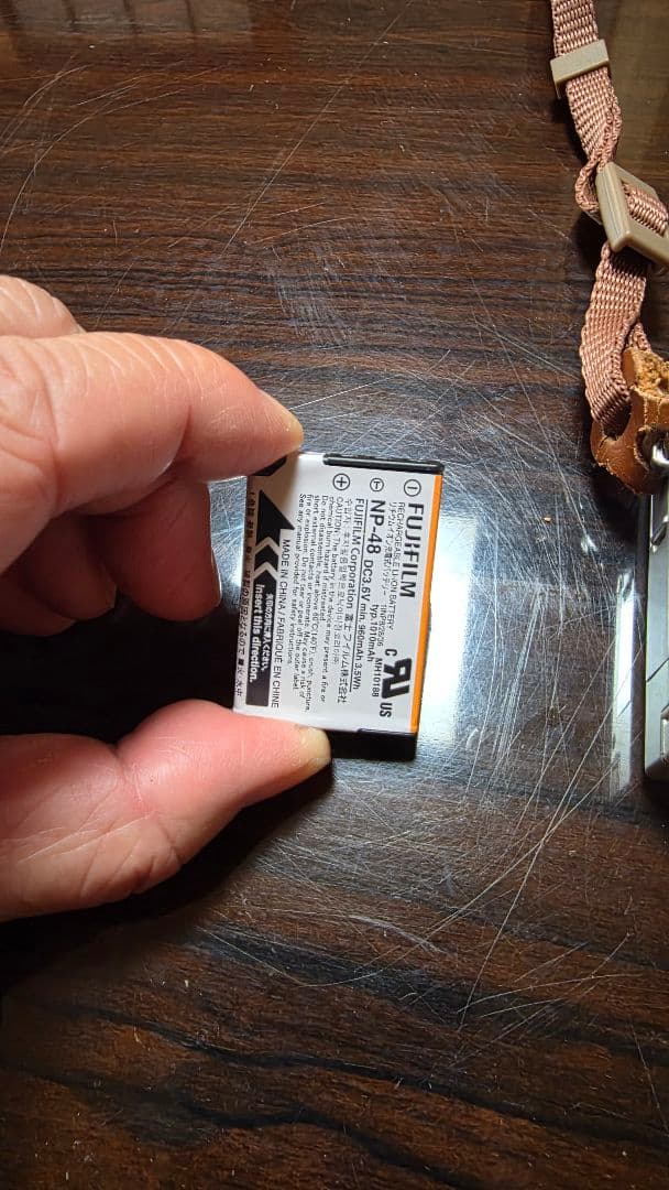 即日発送　Fujifilm XQ1 コンパクトデジタルカメラ