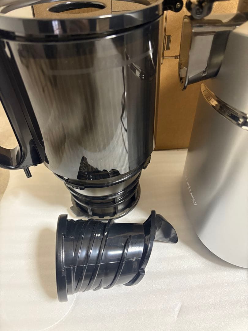 スロージューサー　1.8L 大容量　ジューサー　果物　野菜　コールドプレス