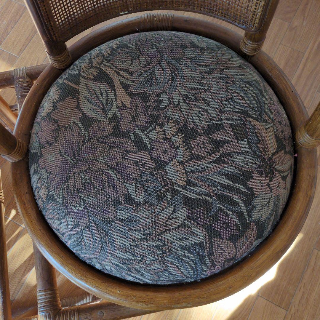 ★断捨離 超特価セール★昭和の珍品★コイズミ製 ラタン 回転椅子付きテーブル