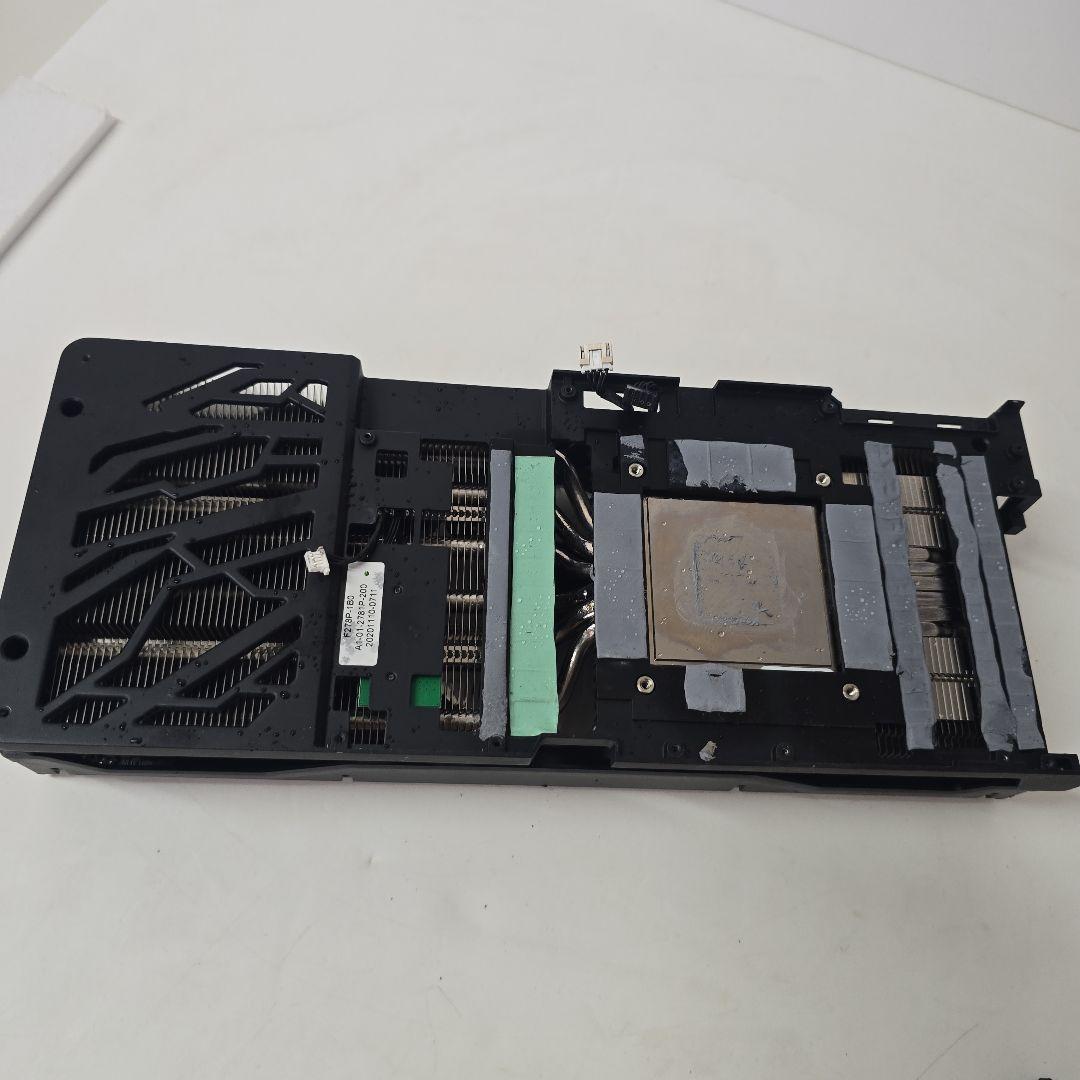 GeForce RTXグラフィックボード専用ケース