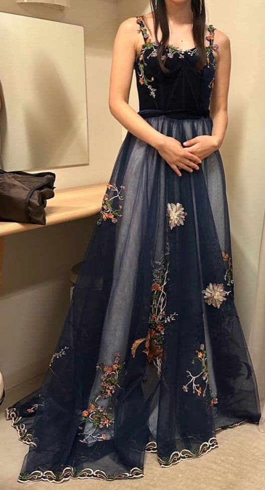 ネイビー刺繍ドレス