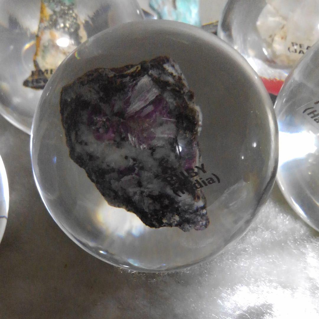 ！！誕生石の原石です。母岩着き観賞用です。