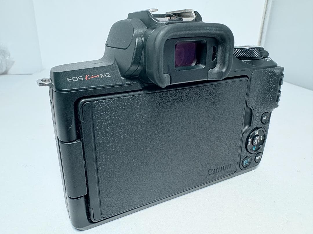 極上品 キヤノン EOS Kiss M2 ボディ ブラック