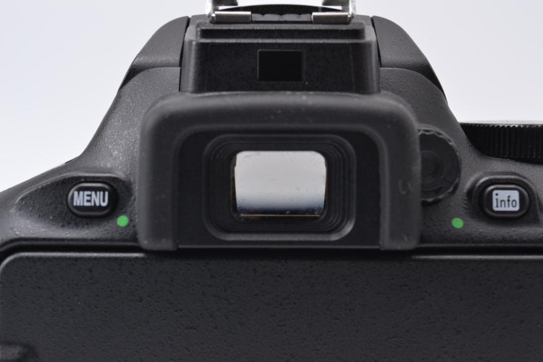 ニコン　Nikon D5600 ダブルズームキット 元箱付