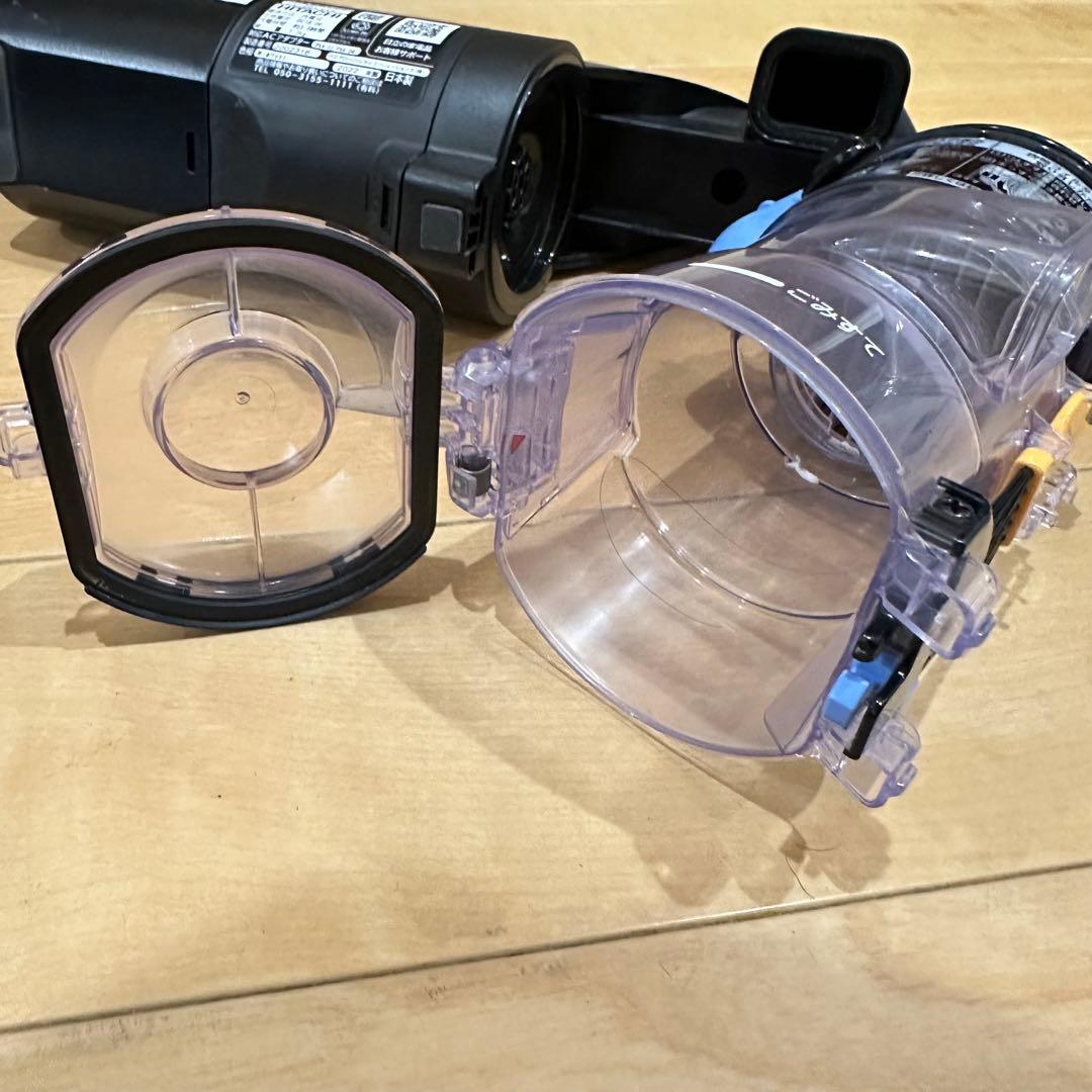 日立　充電式掃除機　付属品付き　PV-BKL11G