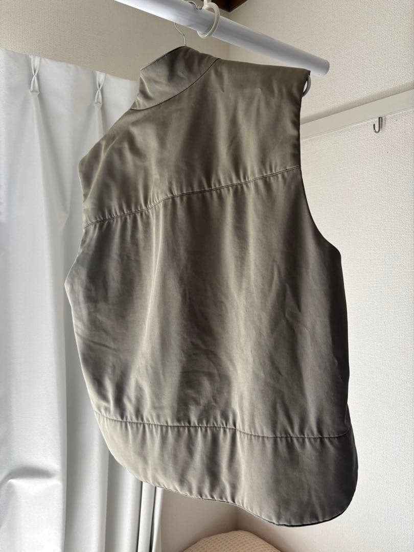 PRADA グレー ベスト