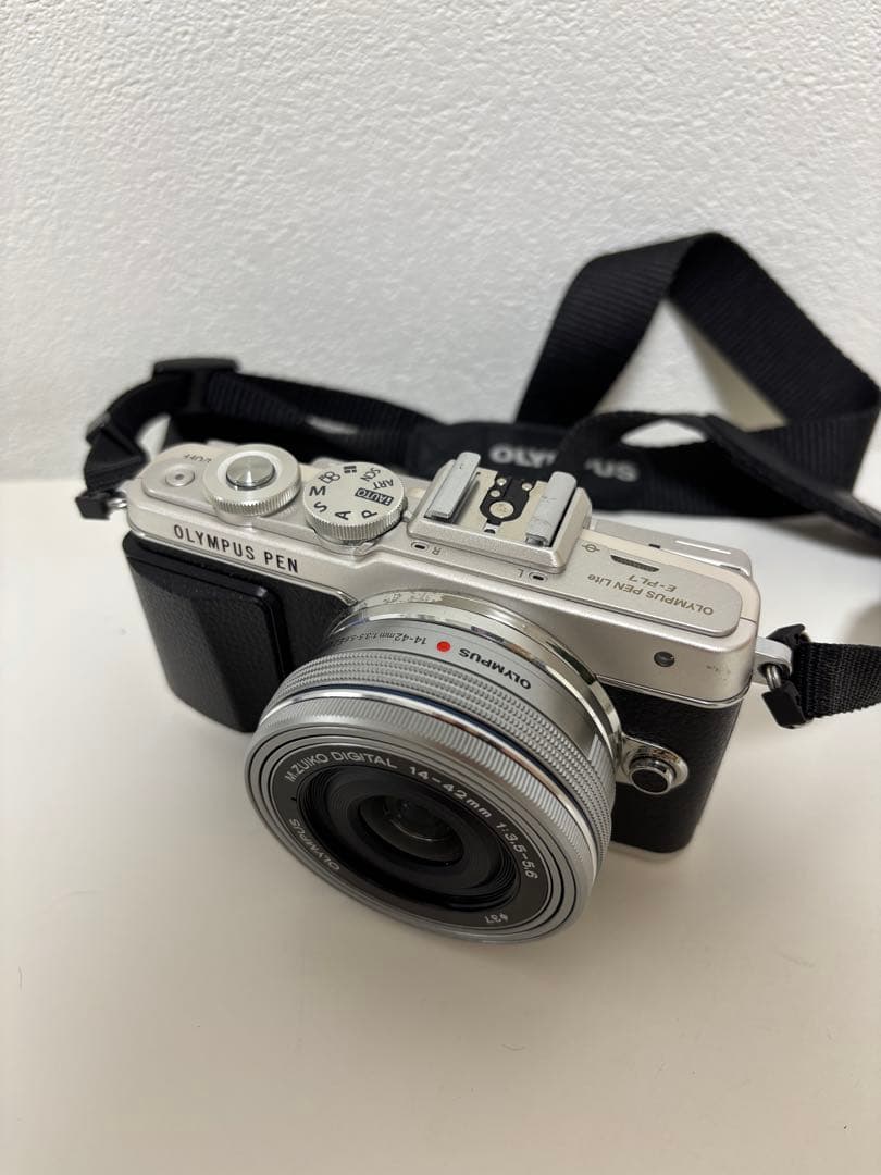 Olympus PEN E-PL7 ミラーレスカメラ