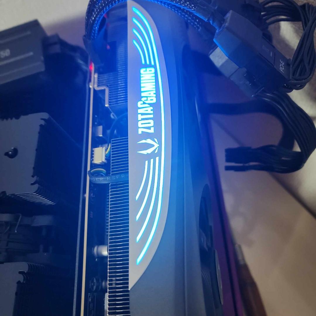 ZOTAC GAMING GeForce RTX 4080 本体