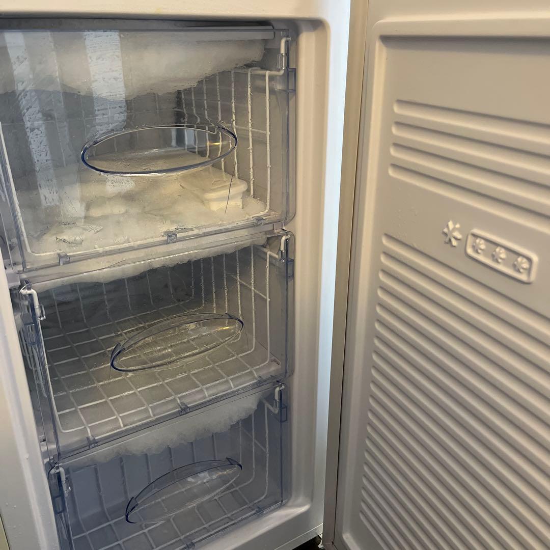 送料込み　レトロ冷凍庫