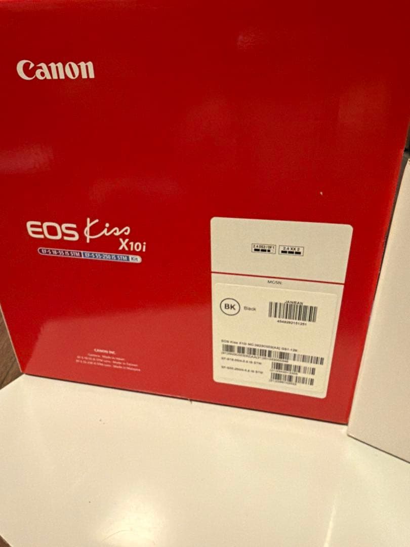 極美品〈Canon EOS Kiss X10i ダブルレンズキット〉