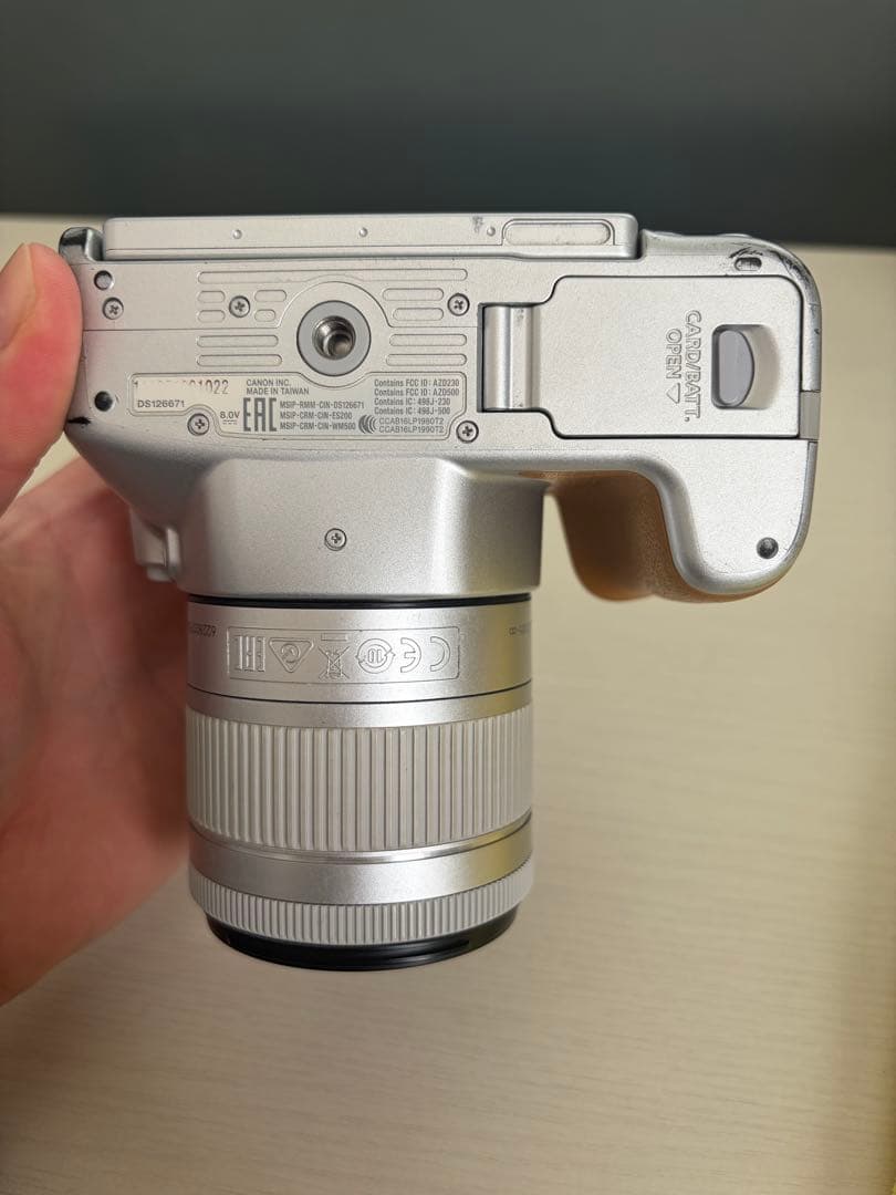 Canon EOS Kiss X9 デジタル一眼レフカメラ　シルバー