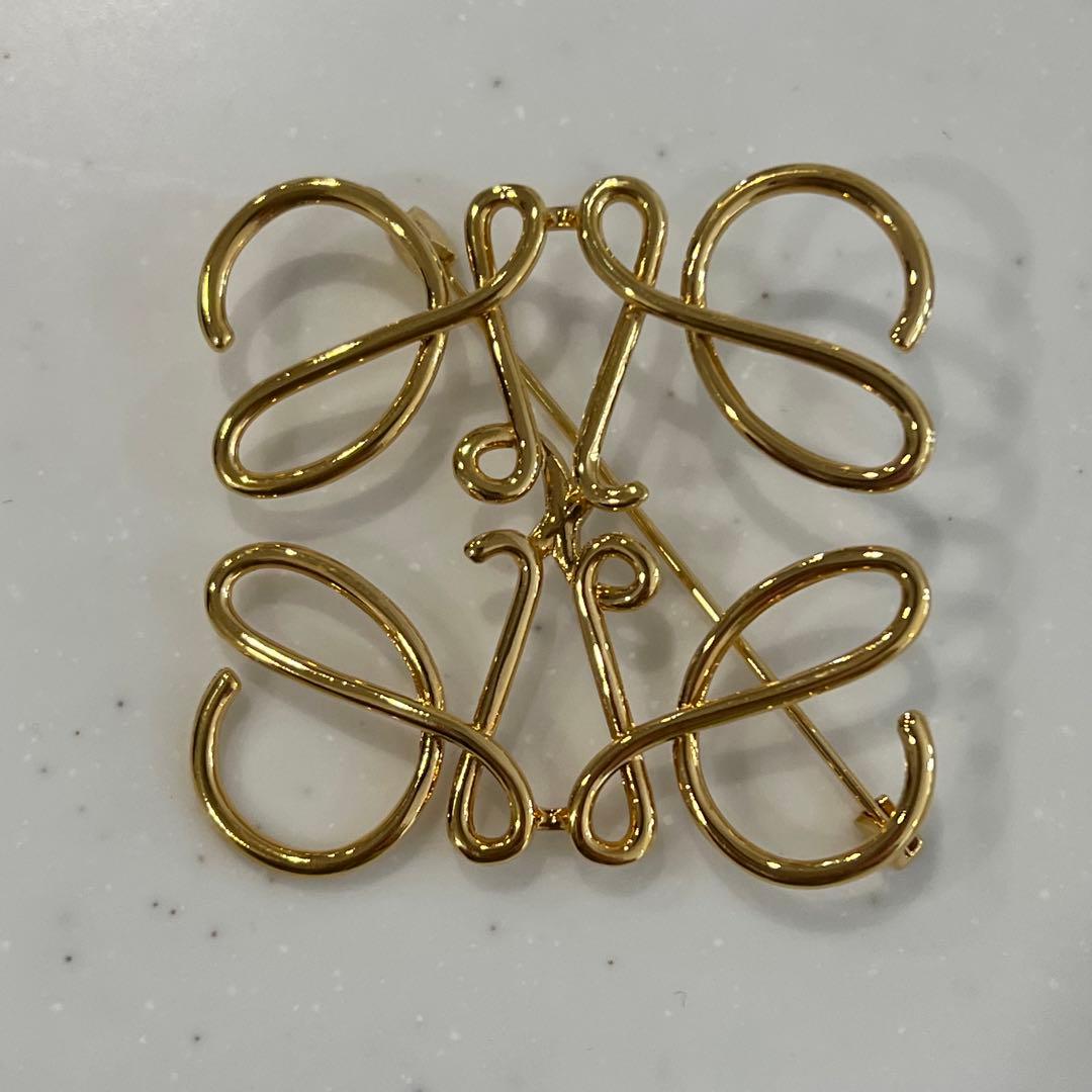 LOEWE ゴールドリボンブローチ　ロエベ　ブローチ