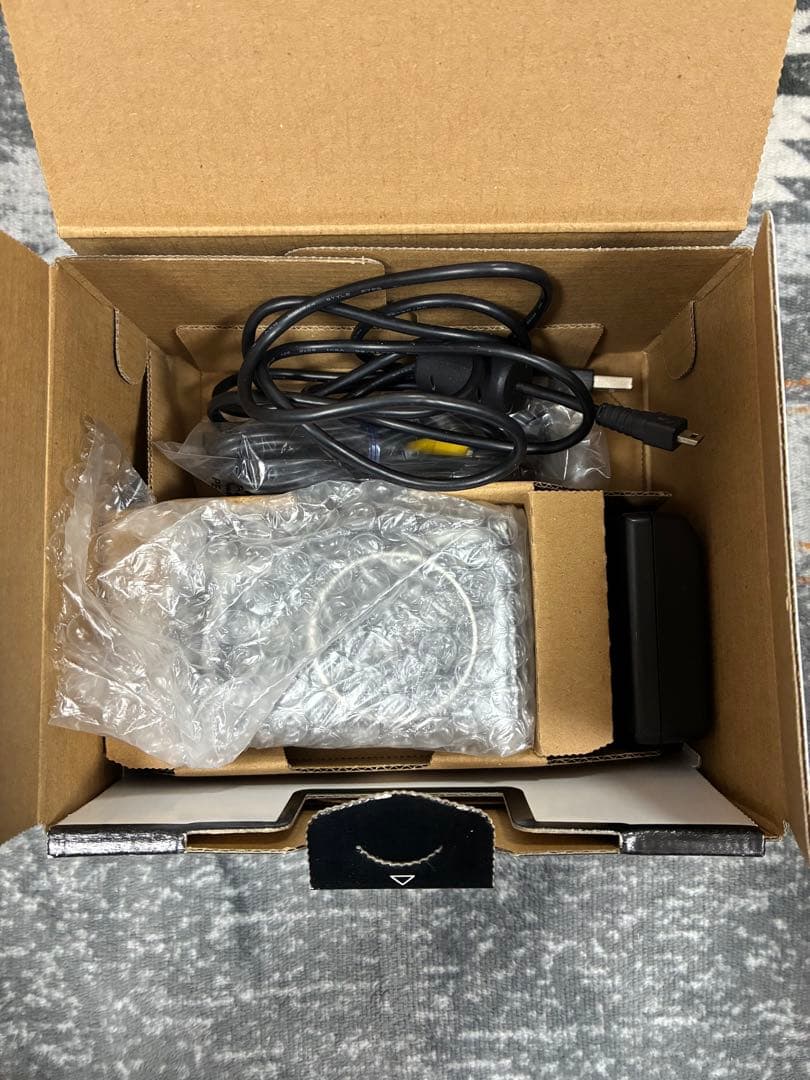 Nikon COOLPIX S5100 本体と付属品