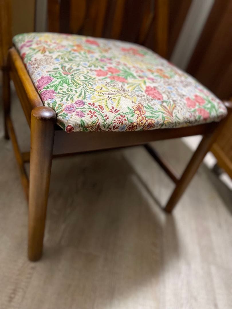 カリモク家具　アンティーク　花柄　木製ダイニングチェア ③