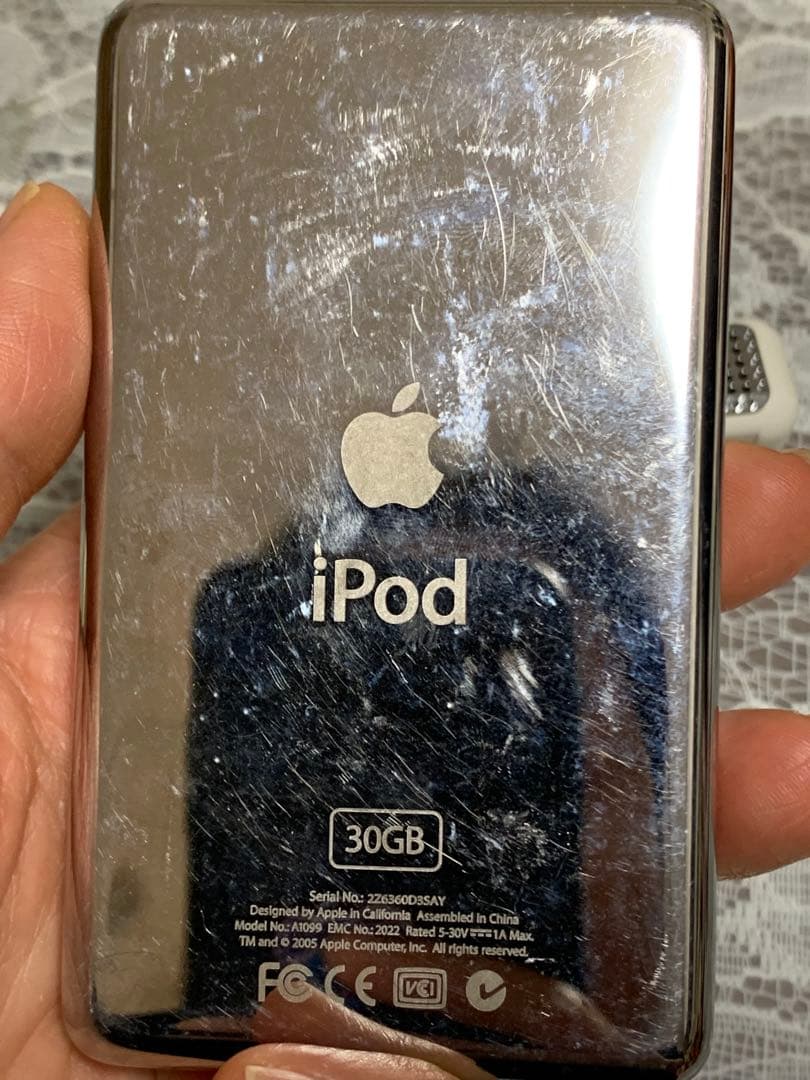 &中古 Apple iPod 30GB A1099