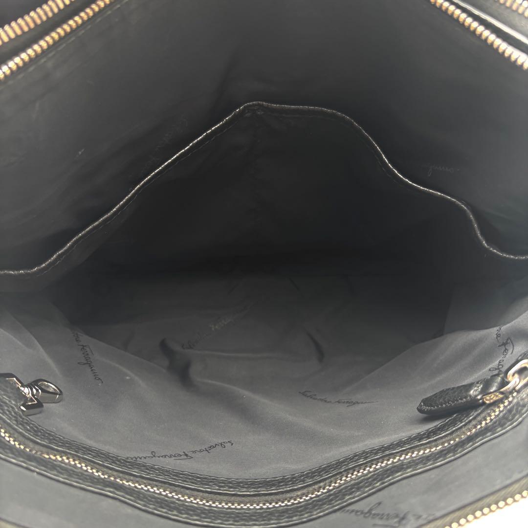 極美品 サルヴァトーレフェラガモ 2way ビジネスバッグ レザー スタッズ 黒