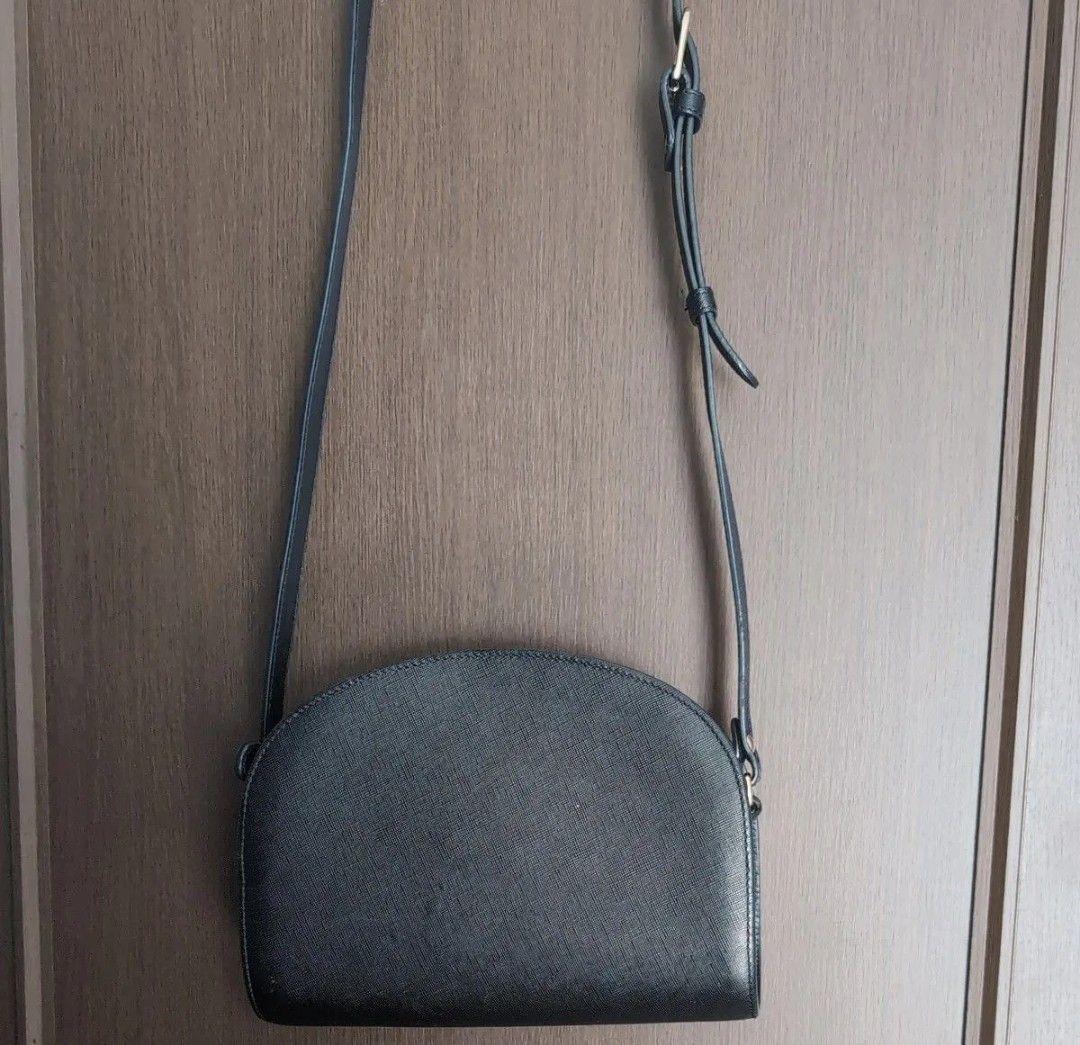 「mey」APC ブラック 半月型ショルダーバッグ ハーフムーン