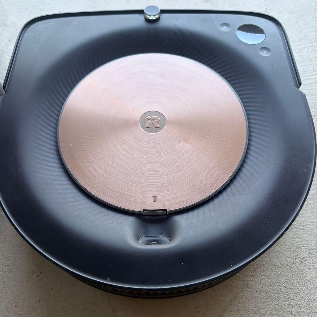 irobot ルンバ　ロボット掃除機本体 黒 銅色充電パッド