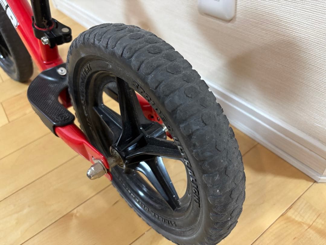 STRIDER ストライダー スポーツモデル　レッド 12インチ