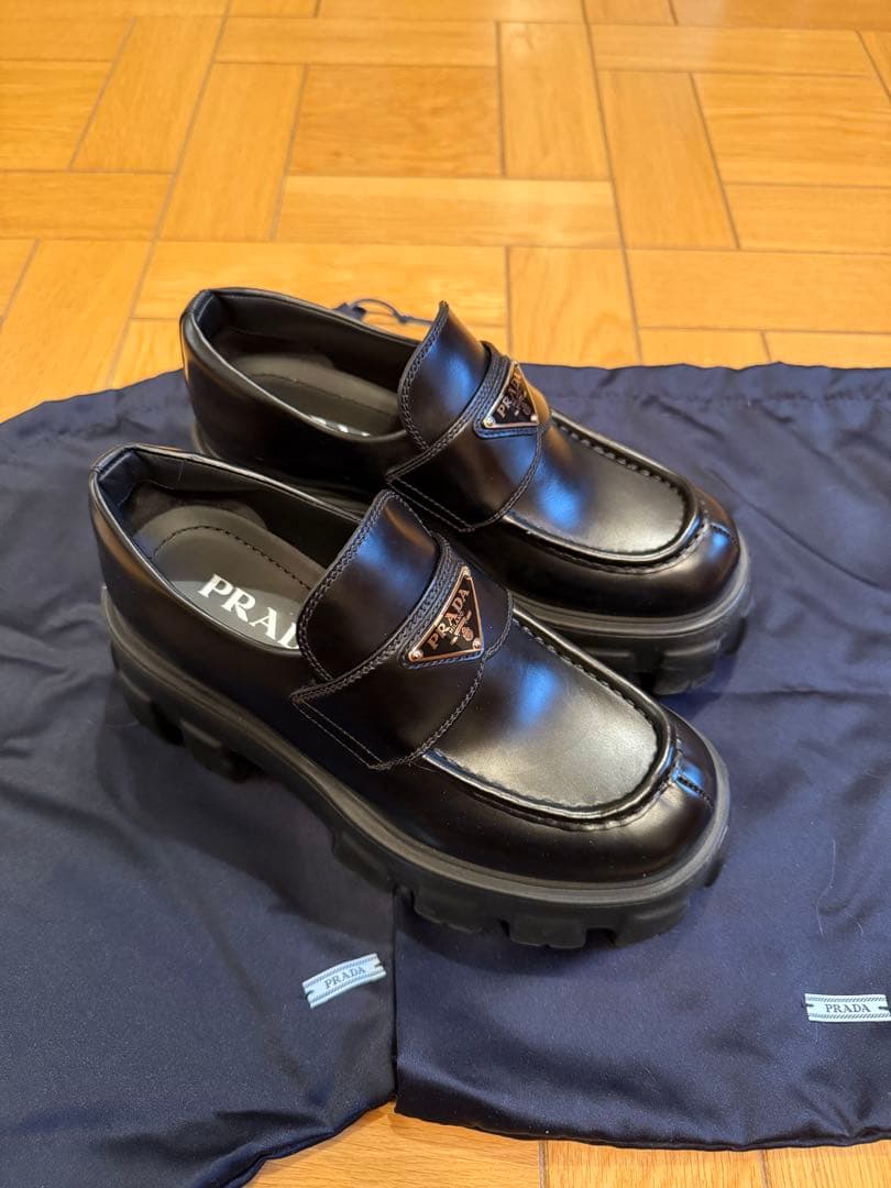 PRADA 黒 モノリス ブラッシュドレザー ローファー厚底 サイズ36