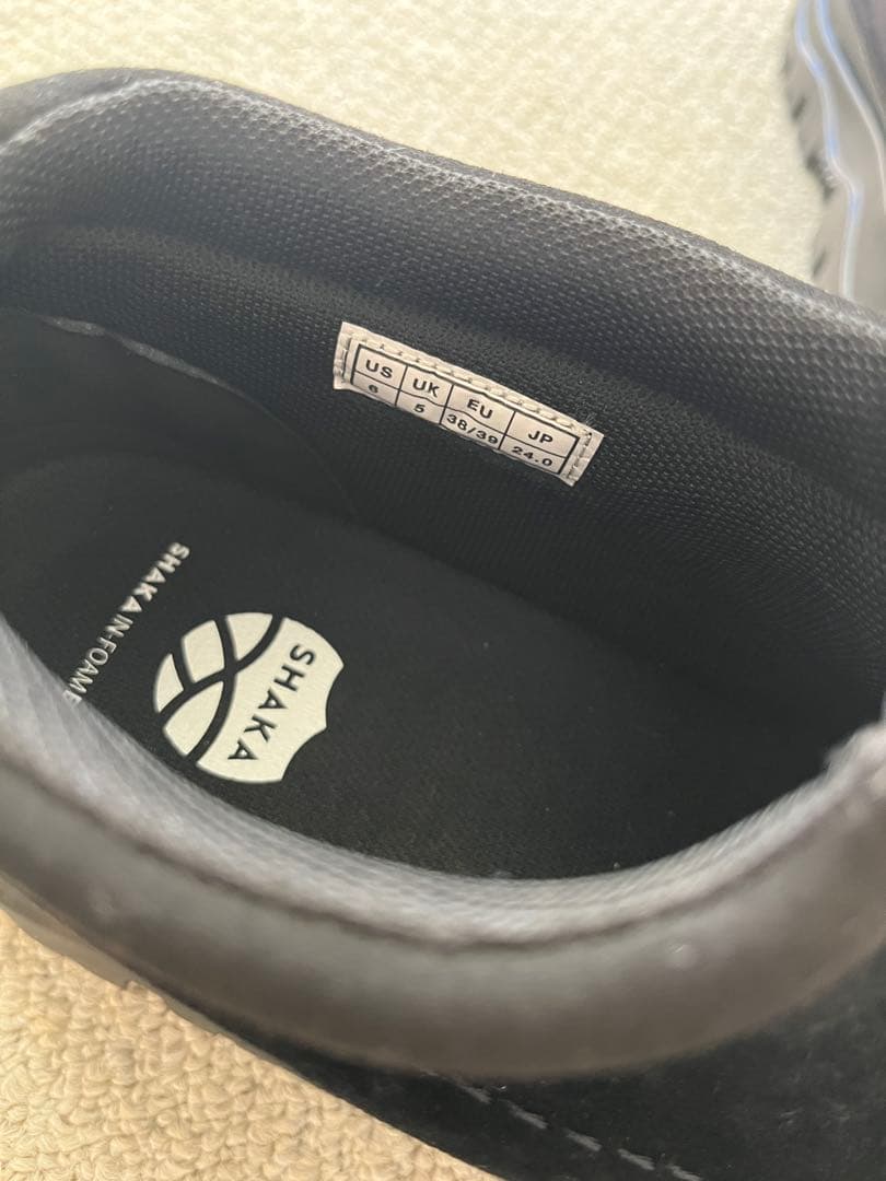 ブラックスエードジップモカシン